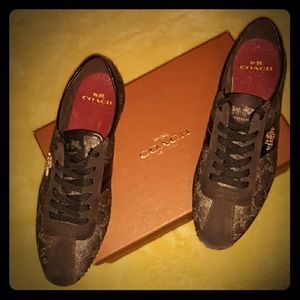 Brand new women's size 7.5 Coach Ivy Shoes Brown